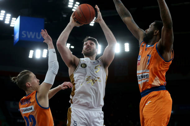 引擎中更显 引擎中更显