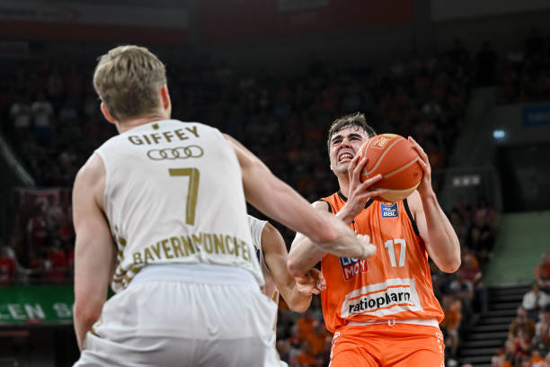 在荷兰队与 在荷兰队与