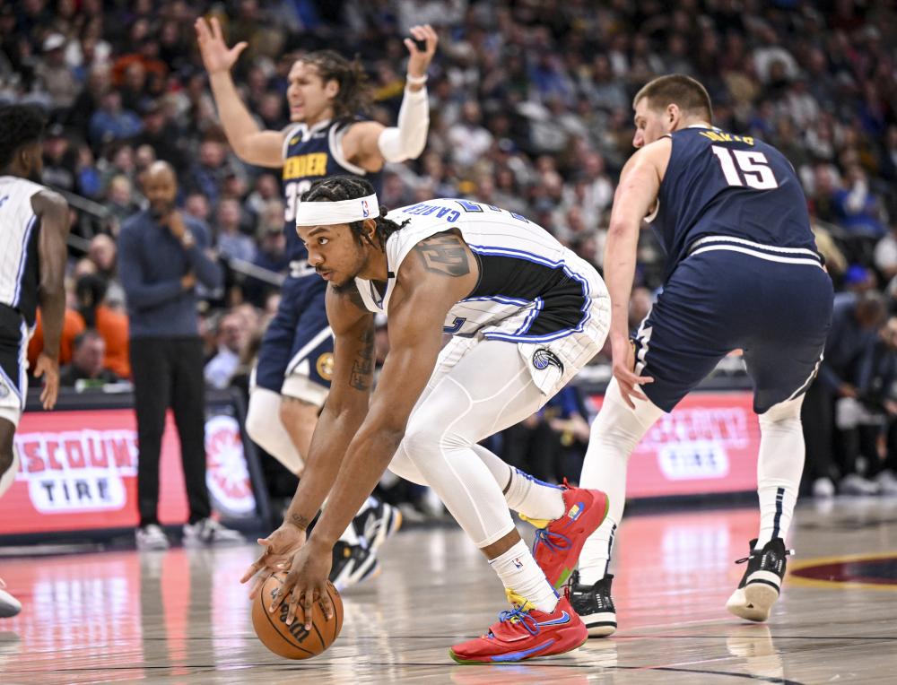 战中屹立不 战中屹立不